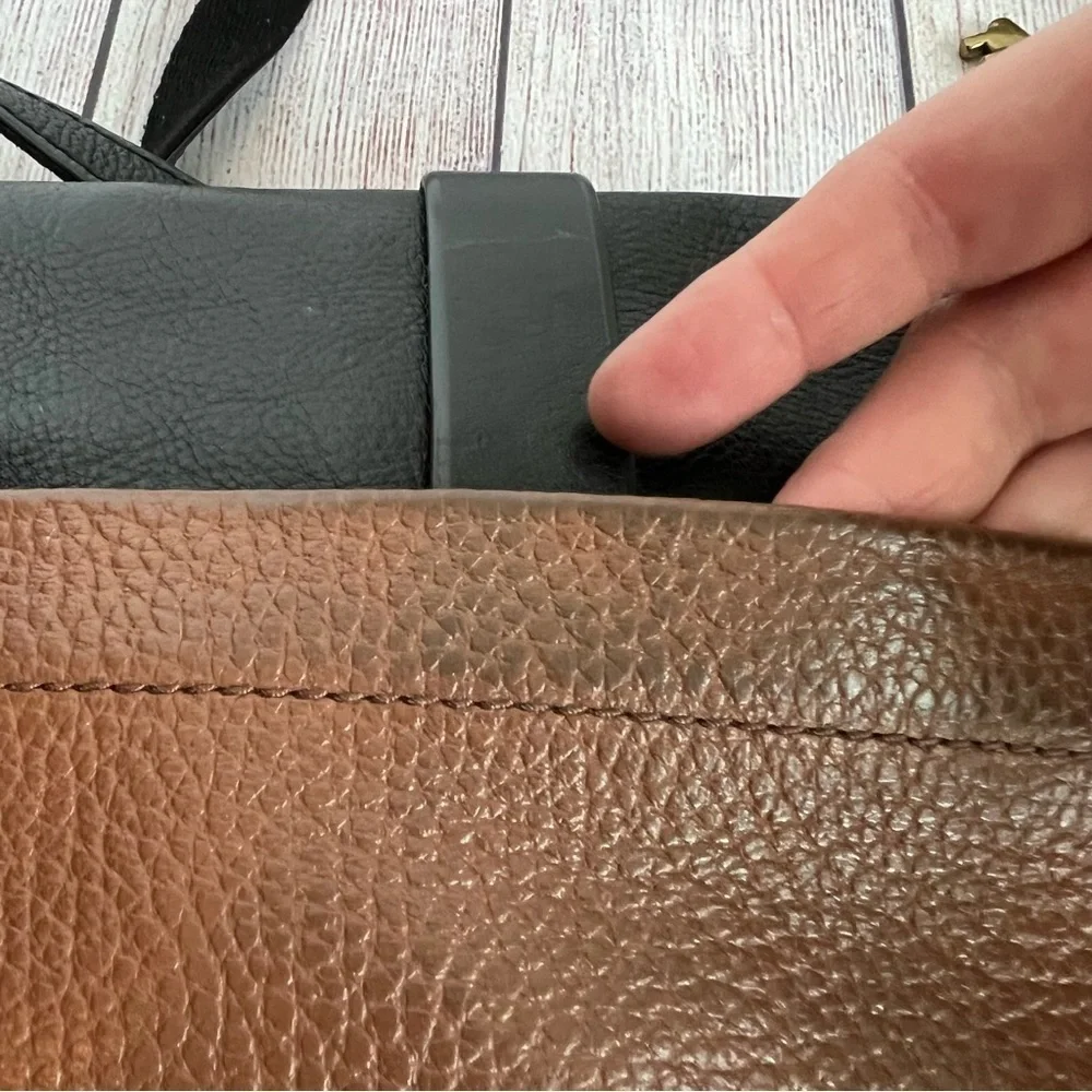FOSSIL Multi Color Crossbody Purse